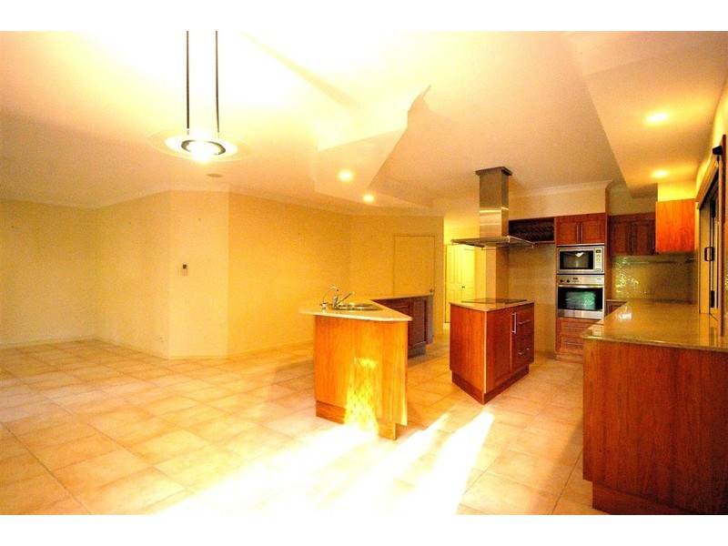 1 Whitehaven Court, Clifton Beach QLD 4879