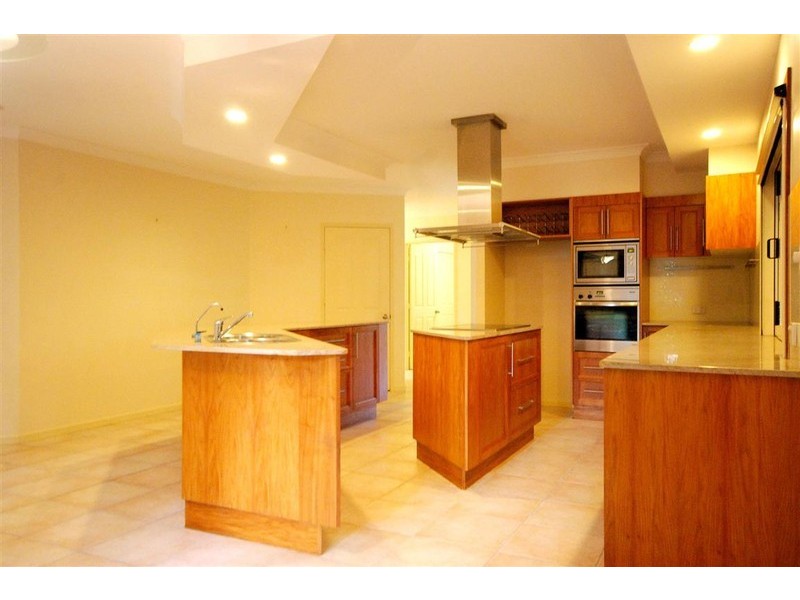 1 Whitehaven Court, Clifton Beach QLD 4879