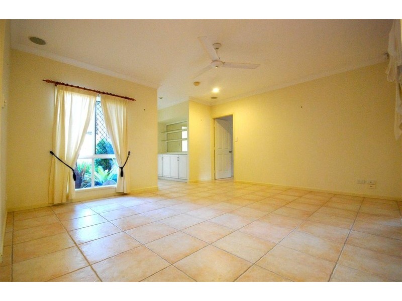 1 Whitehaven Court, Clifton Beach QLD 4879