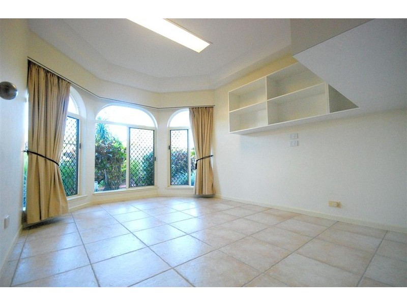 1 Whitehaven Court, Clifton Beach QLD 4879