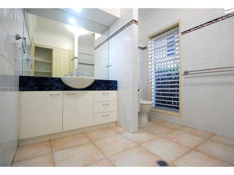 1 Whitehaven Court, Clifton Beach QLD 4879