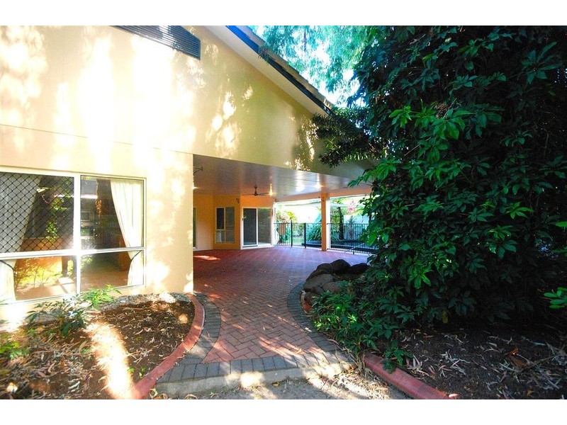 1 Whitehaven Court, Clifton Beach QLD 4879