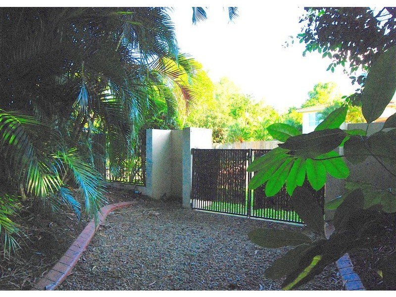 1 Whitehaven Court, Clifton Beach QLD 4879