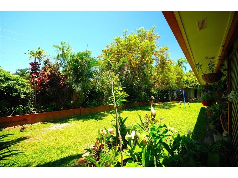 6 Whale Close, Kewarra Beach QLD 4879
