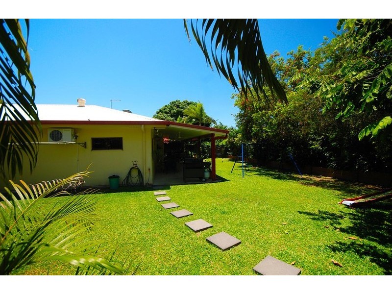6 Whale Close, Kewarra Beach QLD 4879