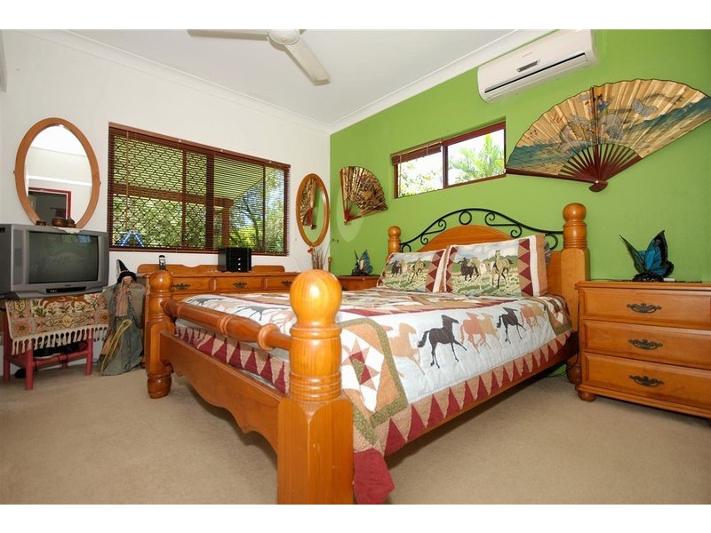 6 Whale Close, Kewarra Beach QLD 4879
