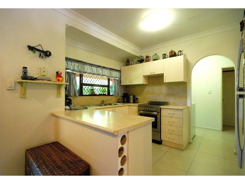 6 Whale Close, Kewarra Beach QLD 4879