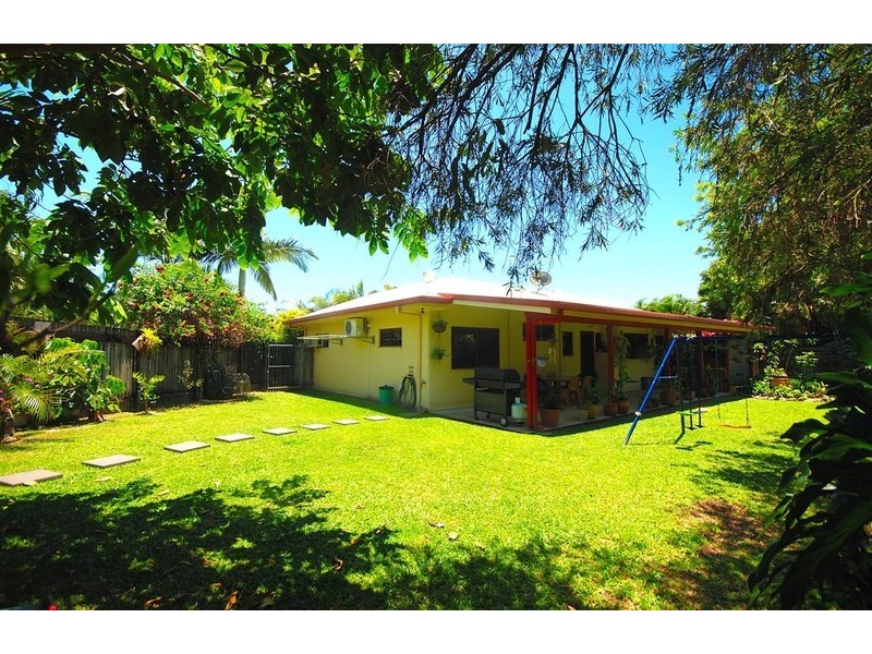 6 Whale Close, Kewarra Beach QLD 4879