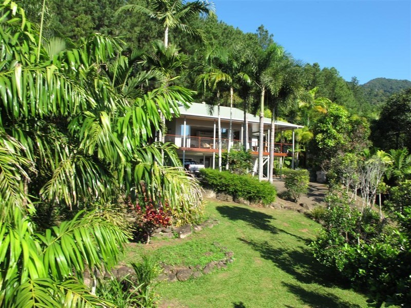 5 Langsat Close, Smithfield QLD 4878