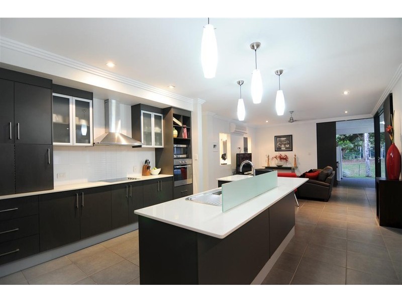 33 Parkinson Avenue, Kewarra Beach QLD 4879