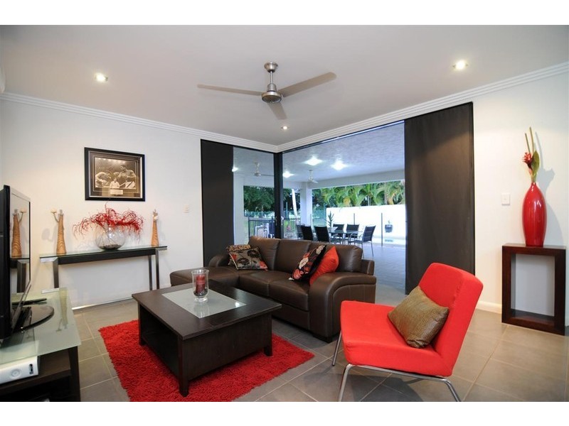 33 Parkinson Avenue, Kewarra Beach QLD 4879