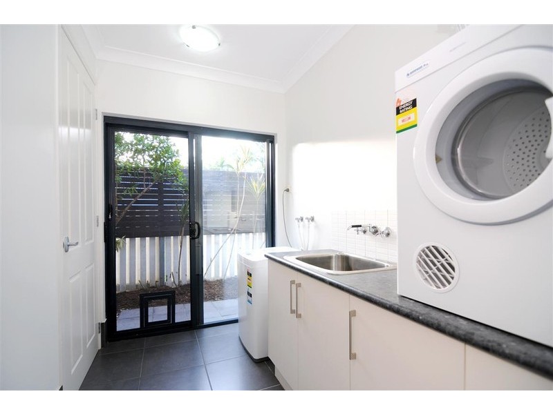 33 Parkinson Avenue, Kewarra Beach QLD 4879