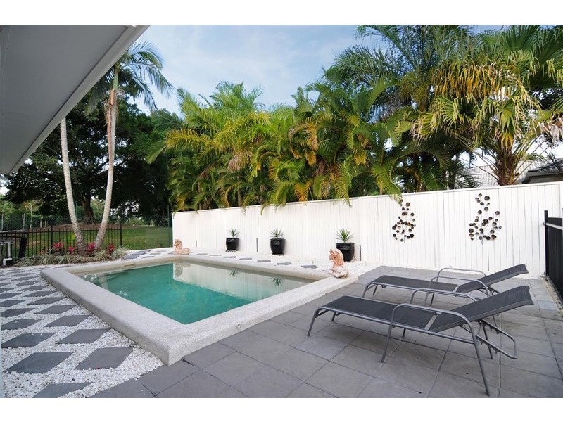 33 Parkinson Avenue, Kewarra Beach QLD 4879