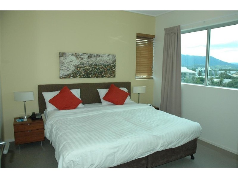 805 Trilogy Apts 99  Esplanade, Cairns QLD 4870