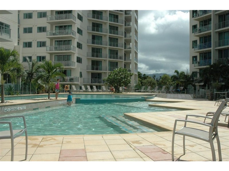 805 Trilogy Apts 99  Esplanade, Cairns QLD 4870