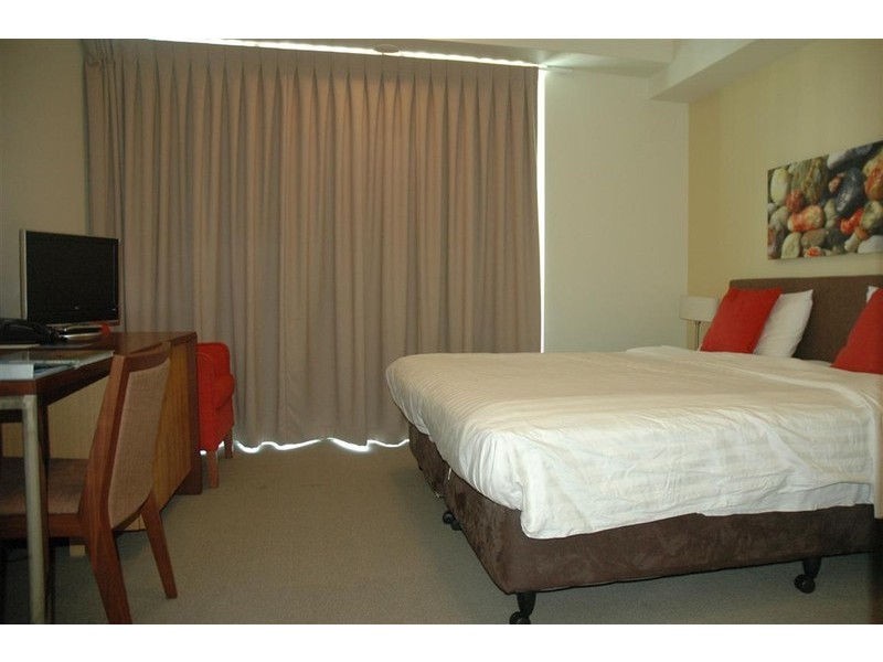 805 Trilogy Apts 99  Esplanade, Cairns QLD 4870