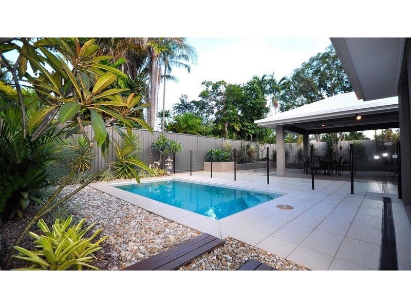 4 Saunders Court, Clifton Beach QLD 4879