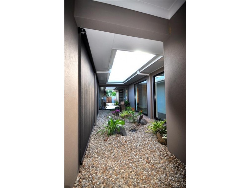4 Saunders Court, Clifton Beach QLD 4879