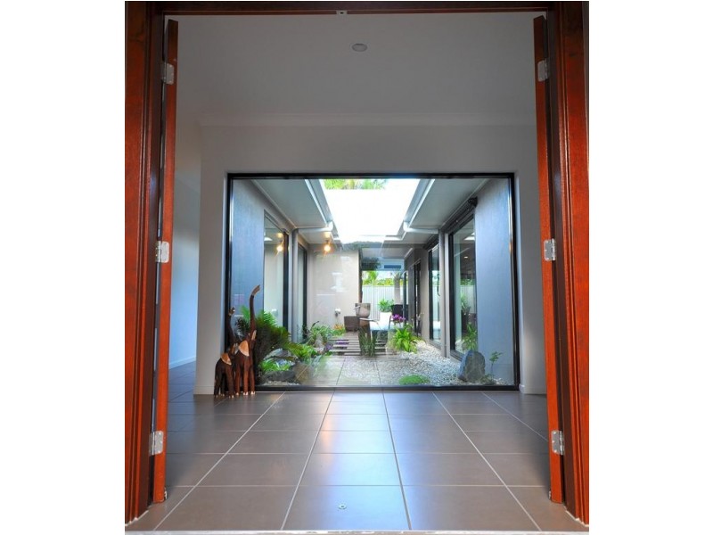 4 Saunders Court, Clifton Beach QLD 4879
