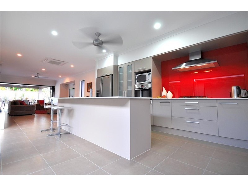 4 Saunders Court, Clifton Beach QLD 4879