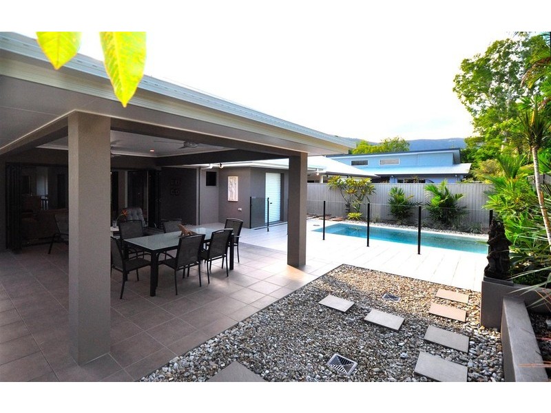 4 Saunders Court, Clifton Beach QLD 4879