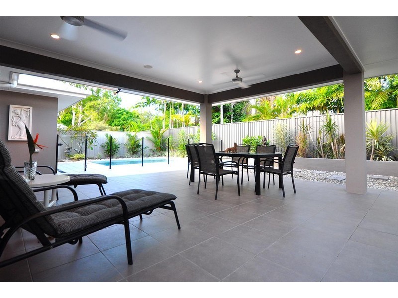 4 Saunders Court, Clifton Beach QLD 4879