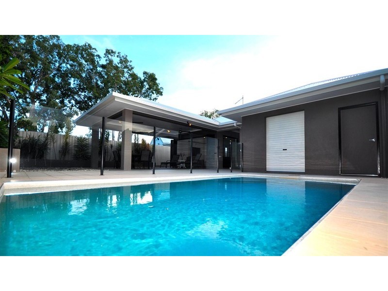 4 Saunders Court, Clifton Beach QLD 4879