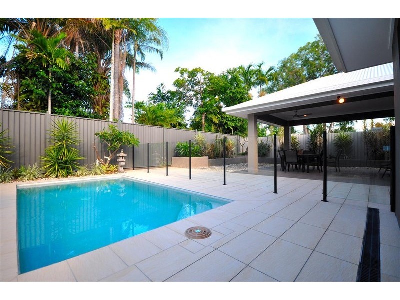 4 Saunders Court, Clifton Beach QLD 4879