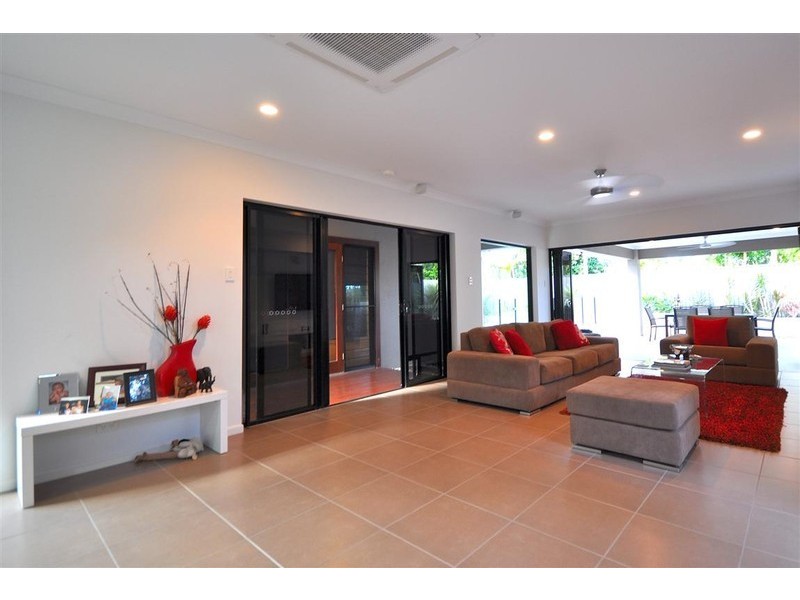 4 Saunders Court, Clifton Beach QLD 4879