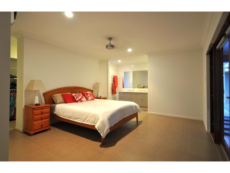 4 Saunders Court, Clifton Beach QLD 4879