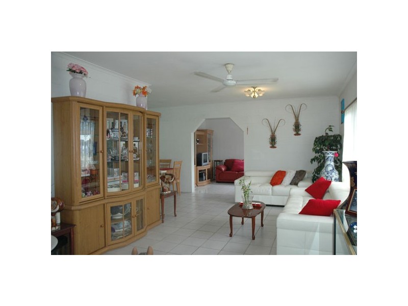 48 Robert Road, Bentley Park QLD 4869