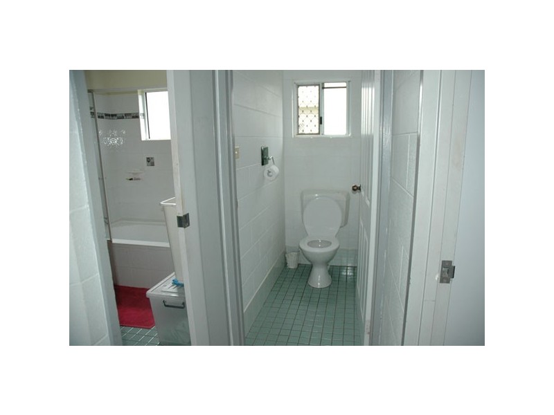 48 Robert Road, Bentley Park QLD 4869