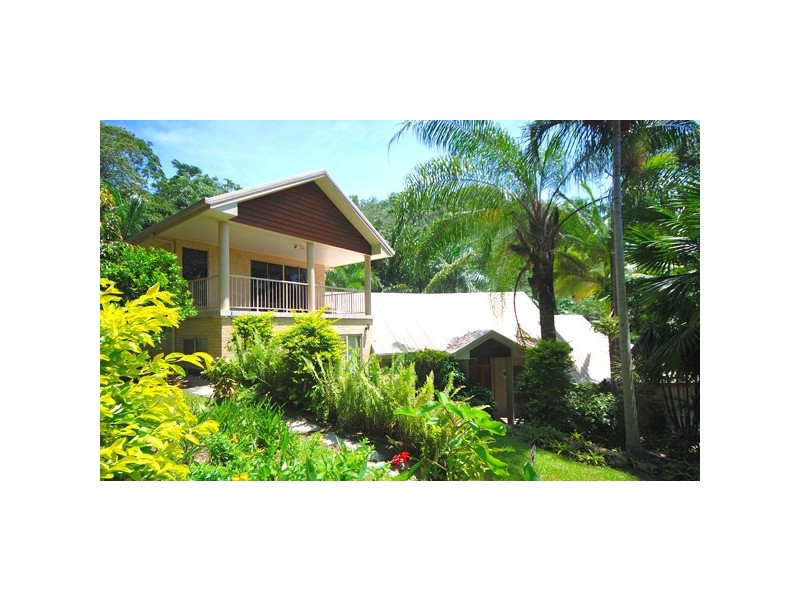 34 – 36 Lark Close, Clifton Beach QLD 4879