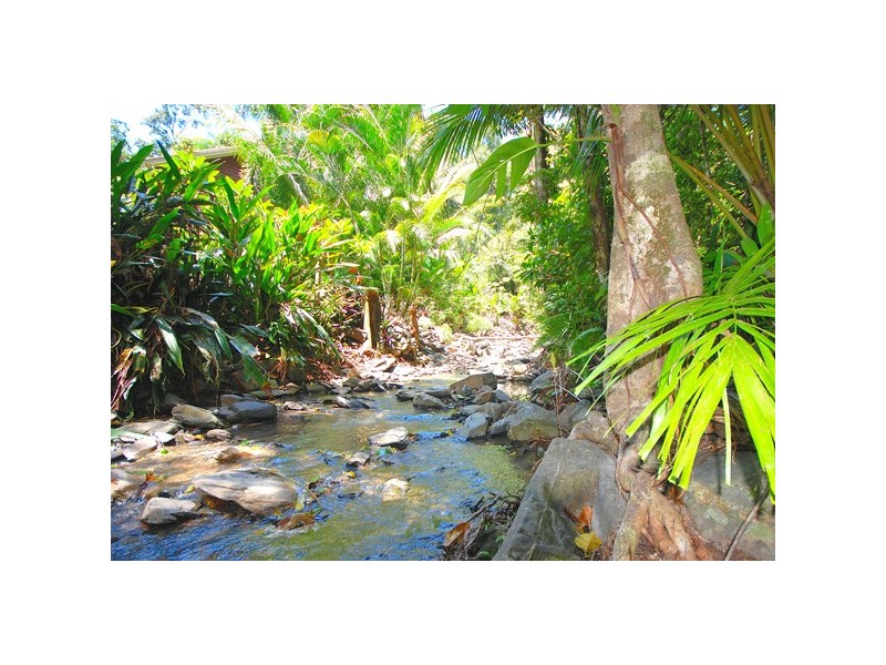 34 – 36 Lark Close, Clifton Beach QLD 4879