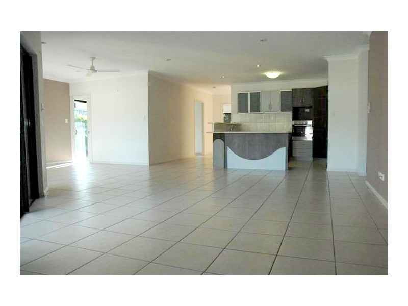 24 Seclusion Drive, Palm Cove QLD 4879