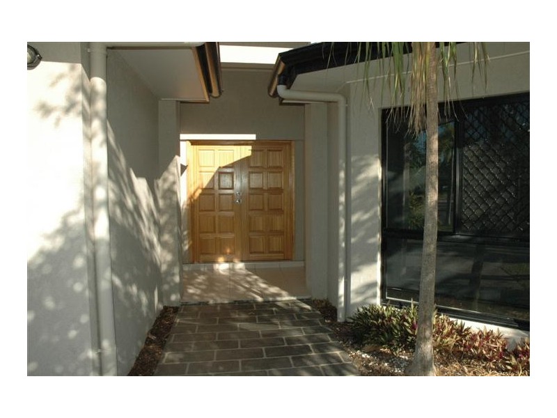 24 Seclusion Drive, Palm Cove QLD 4879