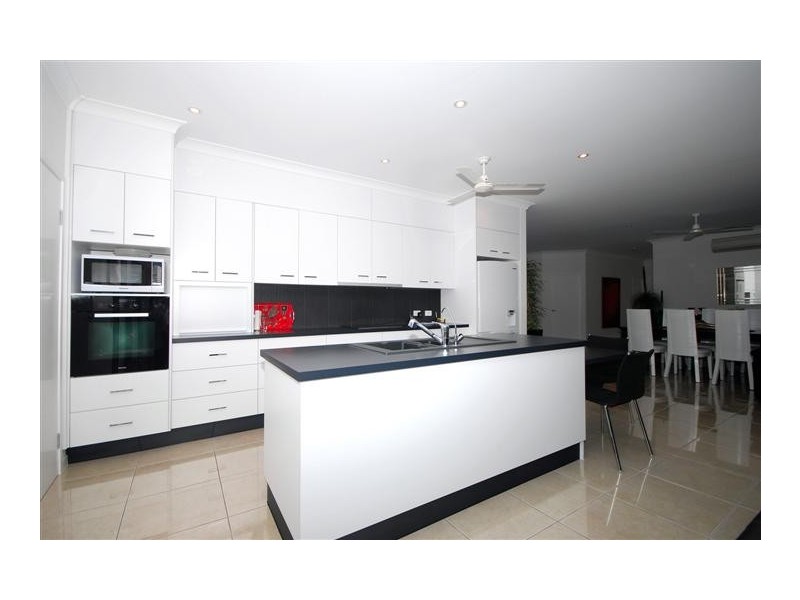 10  St. Crispin Street, Clifton Beach QLD 4879