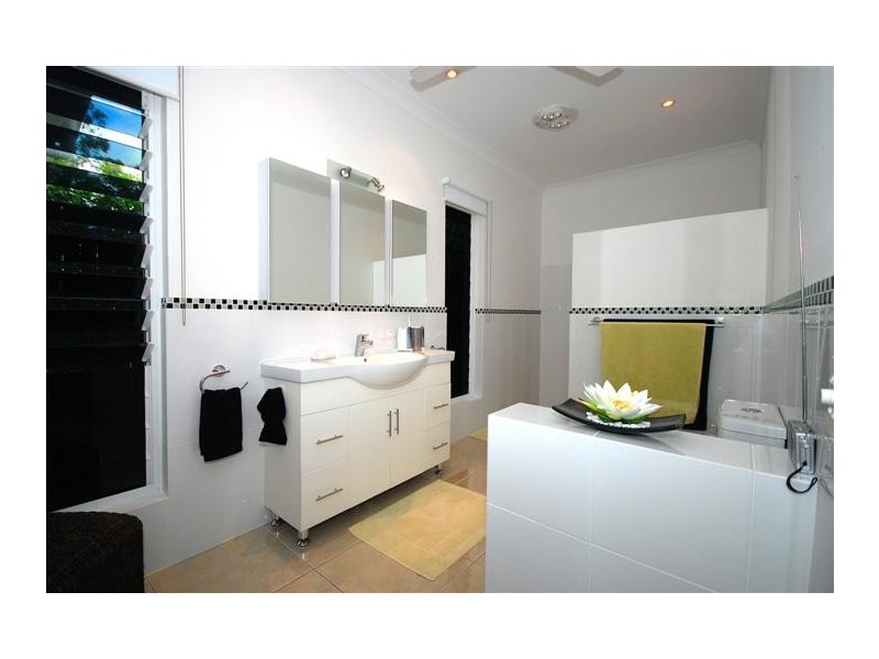 10  St. Crispin Street, Clifton Beach QLD 4879