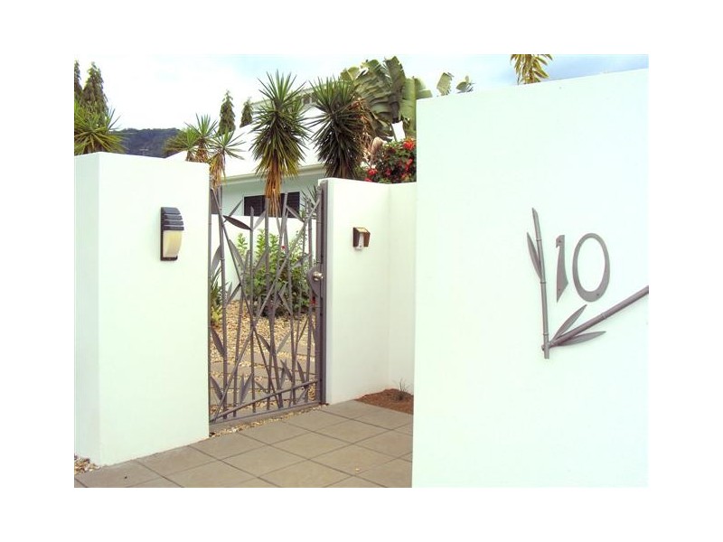 10  St. Crispin Street, Clifton Beach QLD 4879