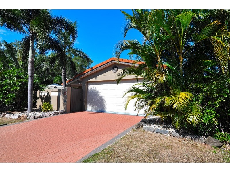 4  Barrier Close, Clifton Beach QLD 4879