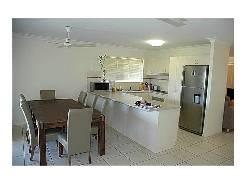2 Mayne Close, Bentley Park QLD 4869