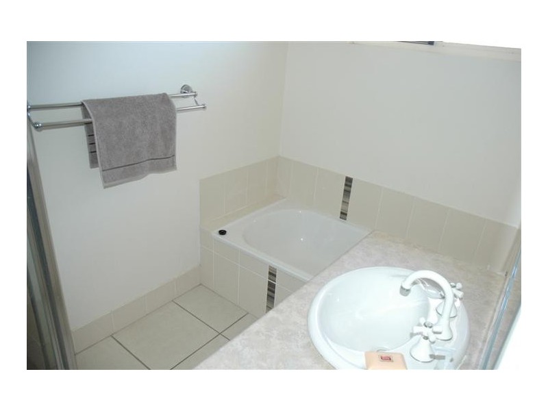 2 Mayne Close, Bentley Park QLD 4869