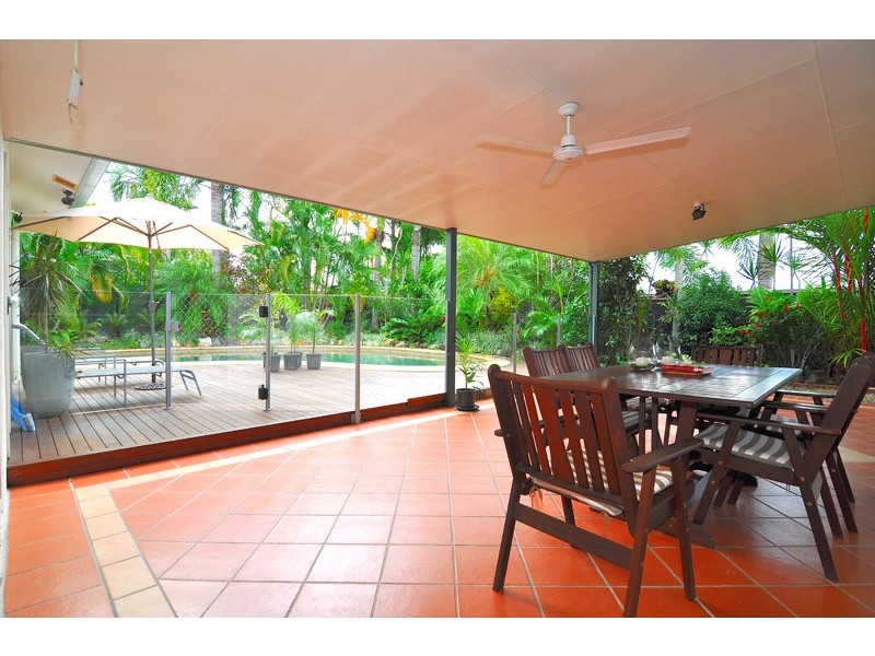 8 Bramble Street, Clifton Beach QLD 4879