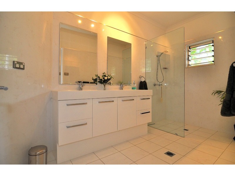 8 Bramble Street, Clifton Beach QLD 4879