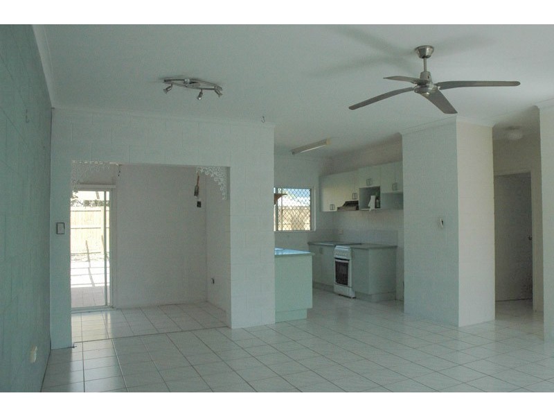 3/1 Kansas Close, White Rock QLD 4868