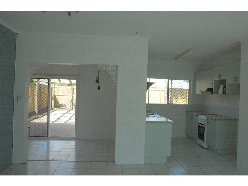 3/1 Kansas Close, White Rock QLD 4868