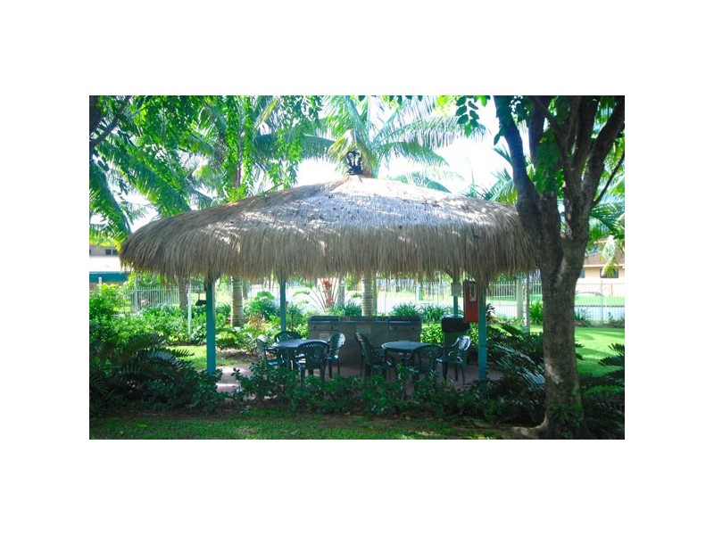 8/129-135 Oleander Street, Holloways Beach QLD 4878