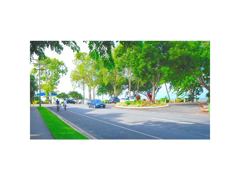 8/129-135 Oleander Street, Holloways Beach QLD 4878