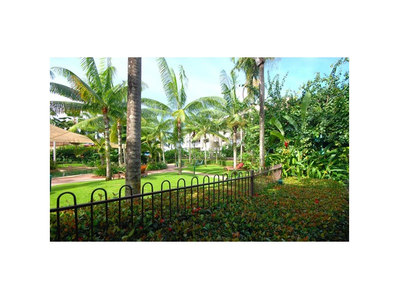 8/129-135 Oleander Street, Holloways Beach QLD 4878