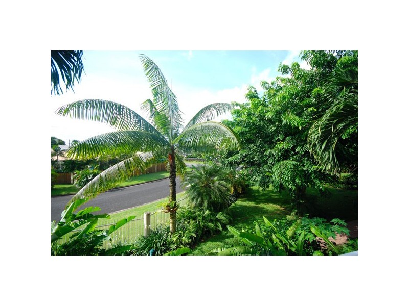 8/129-135 Oleander Street, Holloways Beach QLD 4878